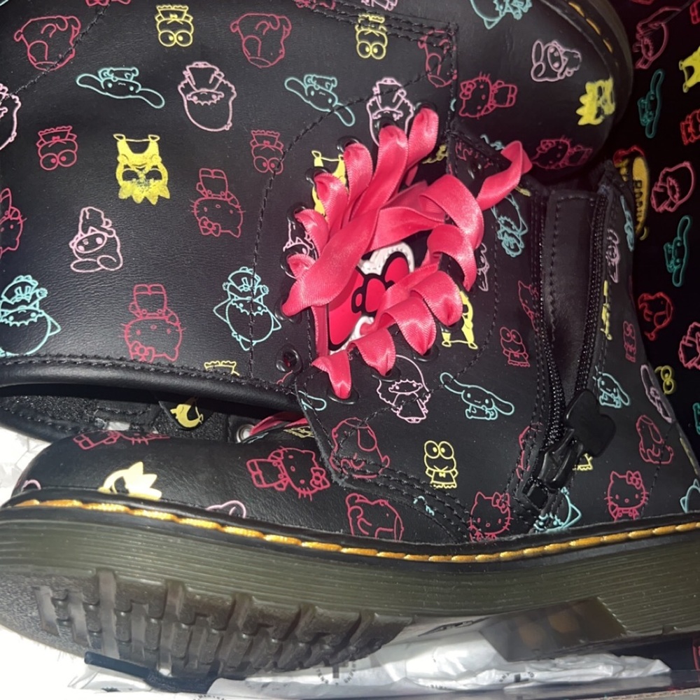 Brand New Dr Martens Hello Kitty Boot